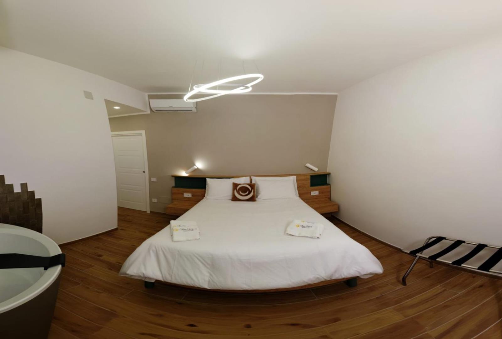 Ferienwohnung Three Moons Boutique House/Calypso Salerno Exterior foto